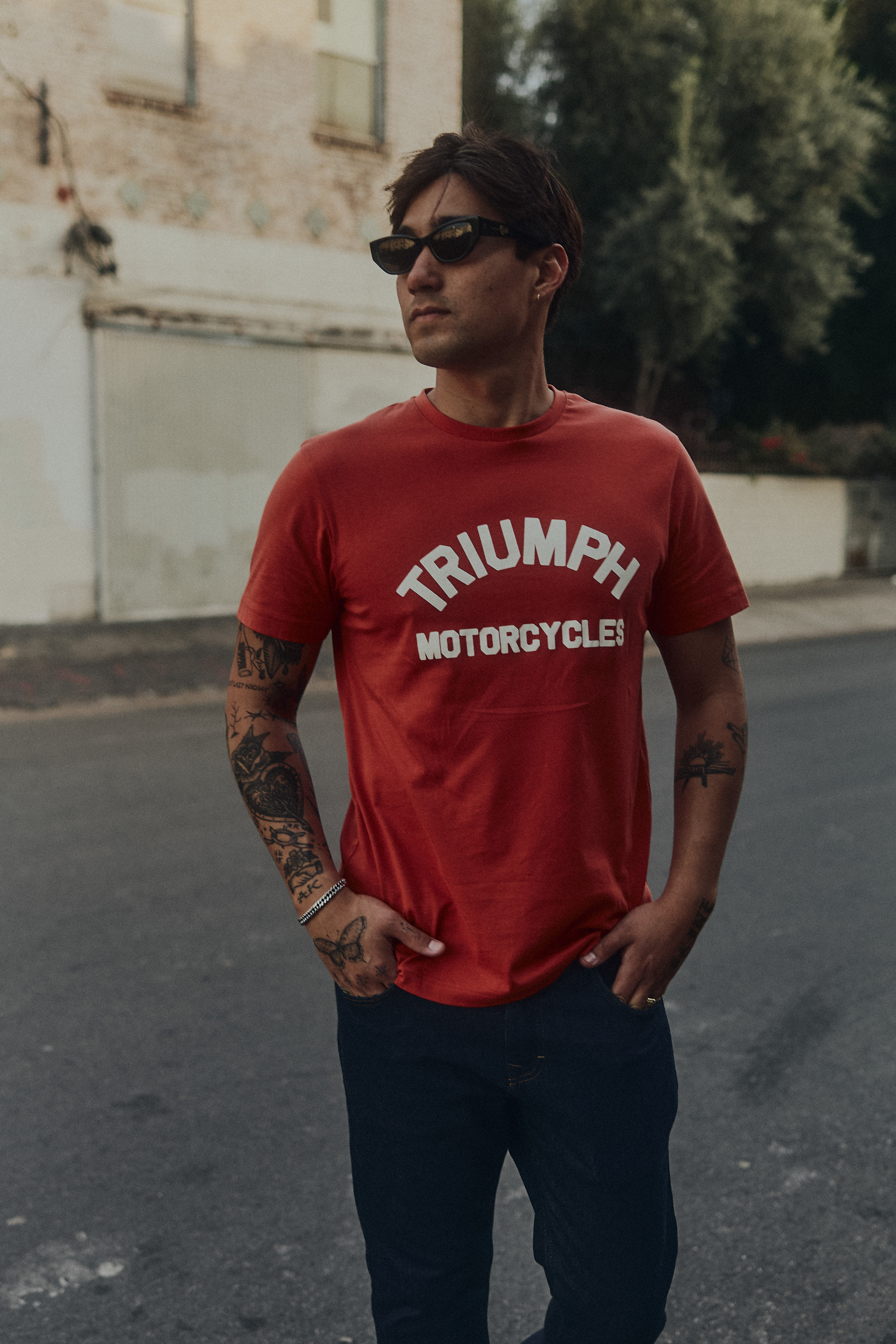 supremeDynamite TeeCOLOR/STYLE：White 20250522_NSF_Ecomm_Lifestyle06